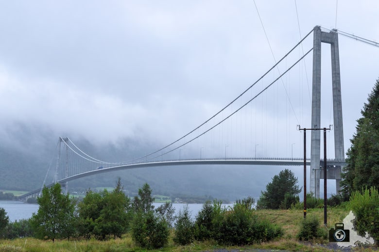 Norwegen im Regen - Brücke