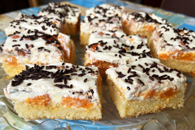 Sprite-Kuchen mit Mandarinen-Schmand und Schokostreusel Rezept